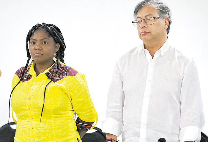 Congresistas piden acabar la figura del Vicepresidente