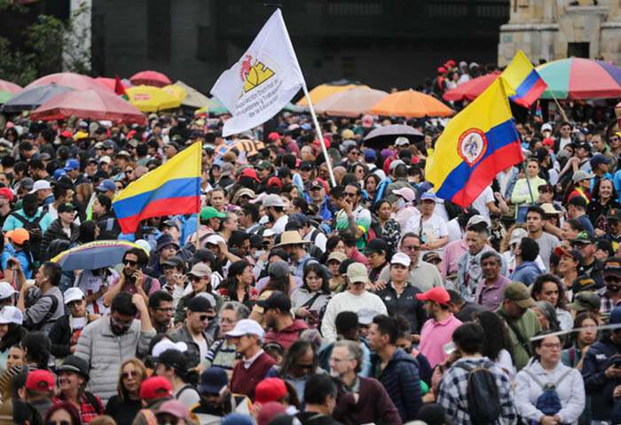 Gremios no apoyan el paro, el que no trabaja no le pagan