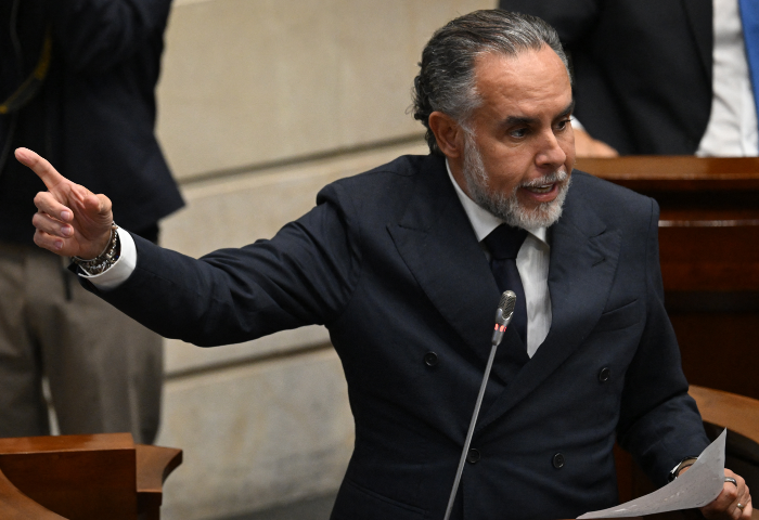 “El Senado no se ha pronunciado, y así no se puede cumplir la ley”: ministro Benedetti