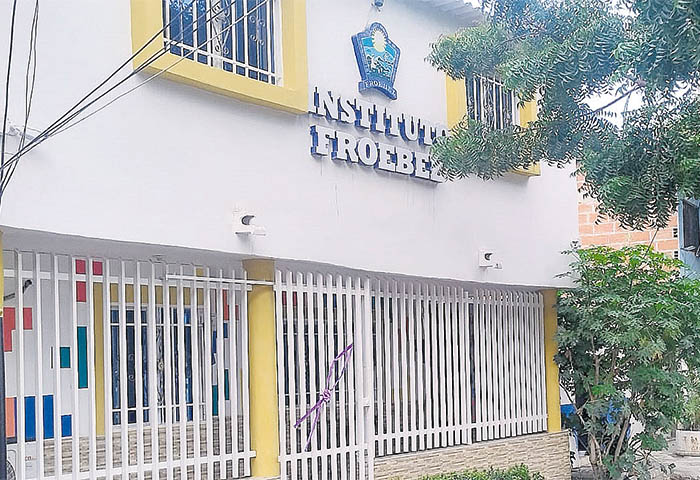 Estudiante murió en pleno salón de clases