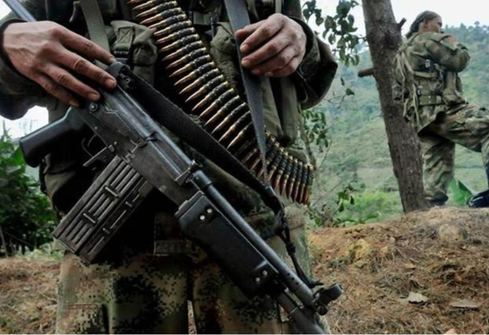 Condenan a trece años de prisión en Ecuador a cinco vinculados a disidencia de las FARC