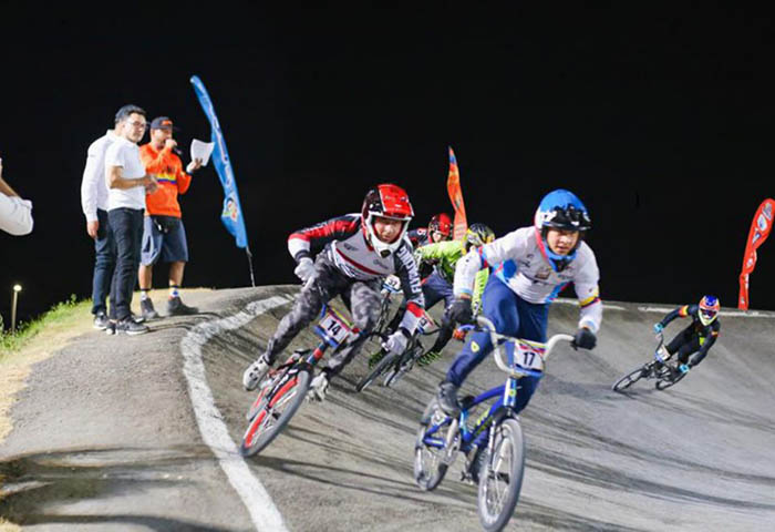 Carrera Departamental de BMX en Bureche