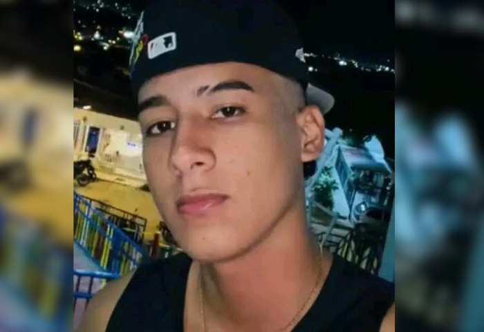Motociclista chocó con ‘mula’ y murió
