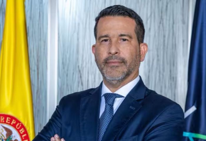 Luis Eduardo Llinás sale también de la UIAF y queda encargado Jorge Lemus, de la DNI