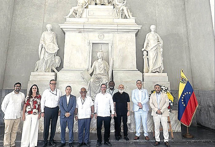 Canciller venezolano Yván Gil rindió homenaje a Bolívar en Santa Marta 