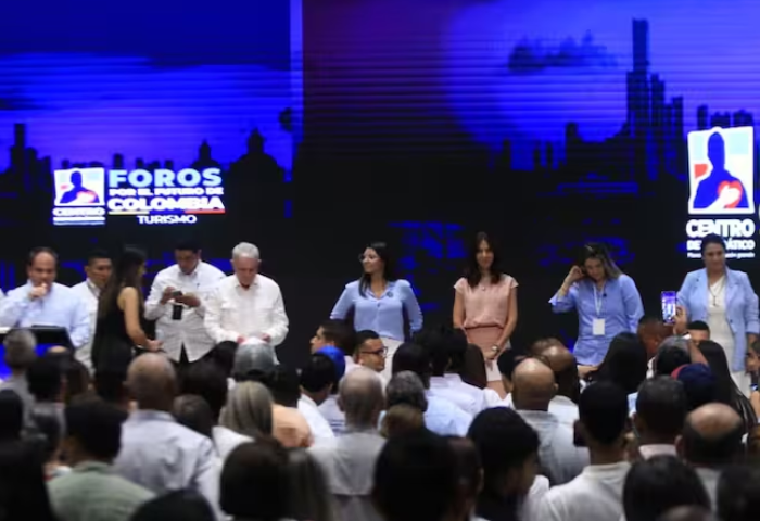 Pese a crisis interna, Centro Democrático podría definir a su candidato(s) presidencial en diciembre