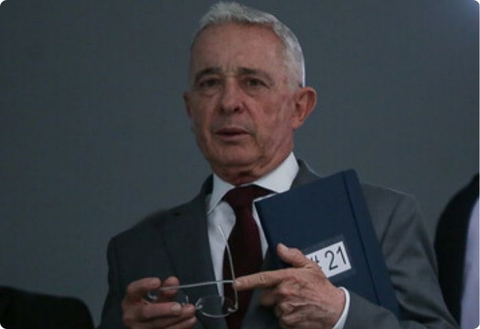 Uribe propone ley de amnistía para militares que participaron en hechos del Palacio de Justicia