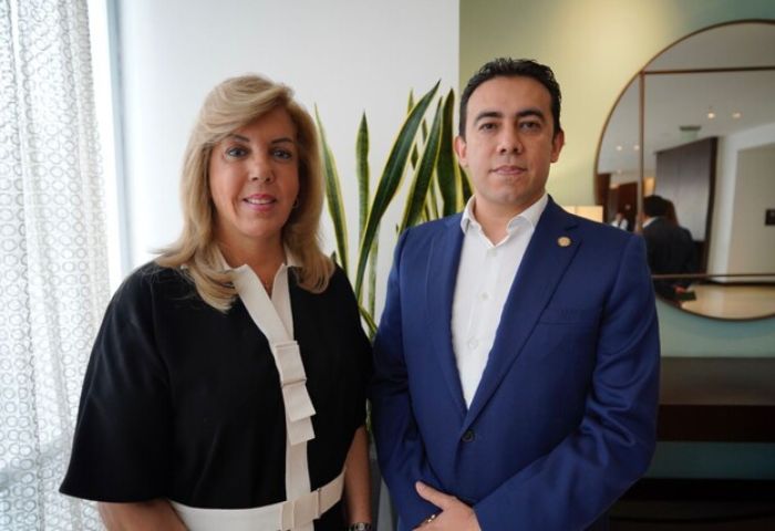 La incertidumbre de la U, con el petrismo o con la oposición