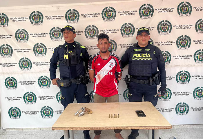 Cayó alias ‘Pipe Bareta’, cabecilla de 'Los Pachencas' con un revólver