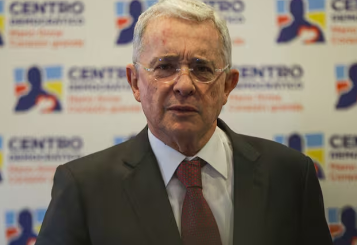 Uribe por emergencia económica: A protección de derechos ciudadanos no se le puede aplicar vacancia