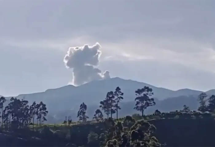 Columna de ceniza alcanzó 700 metros en el volcán Puracé