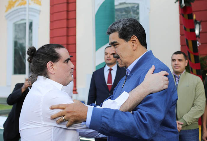Destituyen a testaferro de Nicolás Maduro
