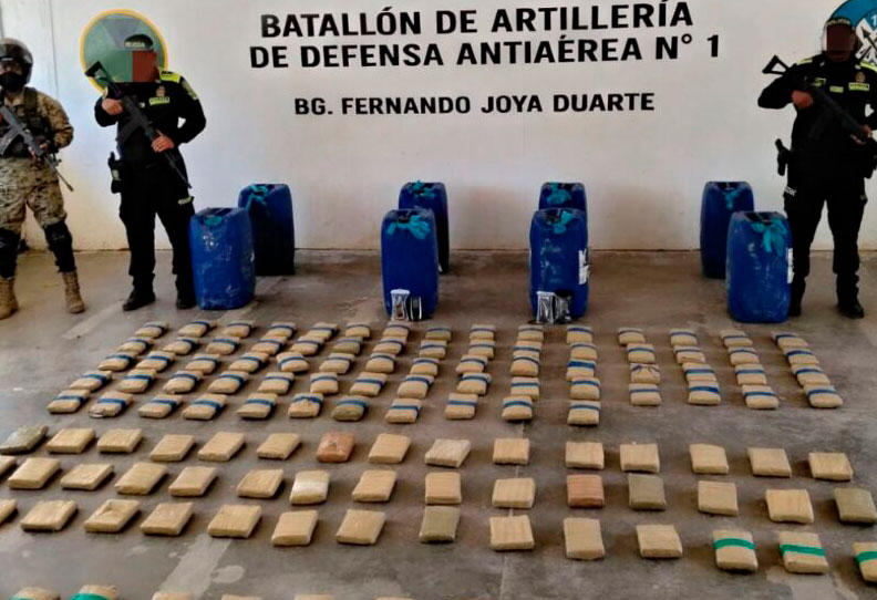 Incautaron 60 kilos de coca en lancha rápida