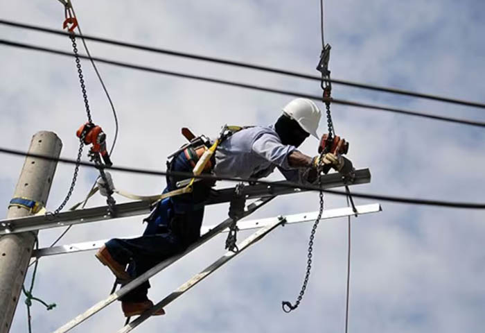 Falla en el Circuito San Francisco tiene sin luz el Centro Histórico