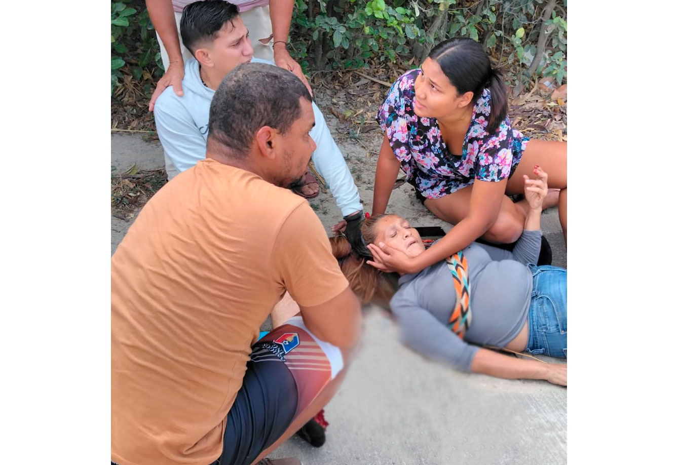 Accidente de moto dejó dos personas heridas en la vía Bonda – El Curval