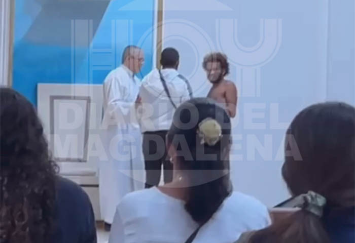 EN VIDEO: Robó y se refugió en la iglesia
