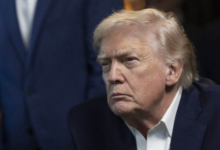 Trump sube al 15% aranceles globales en represalia a decisión de corte suprema