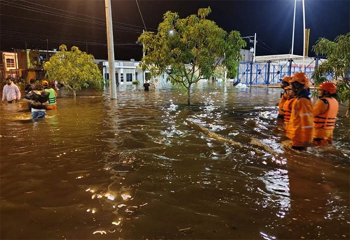 Inundaciones provocan la evacuación de varios barrios en Montería