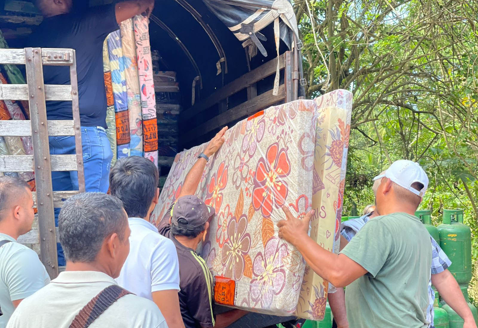 Alcaldía lidera entrega de ayudas humanitarias para la zona rural