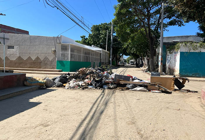 Habitantes del sur de Santa Marta anuncian protestas ante la demora en la recolección de sedimento y basuras
