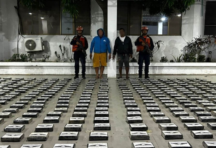 Incautaron 413 kilos de cocaína transportados en lancha rápida