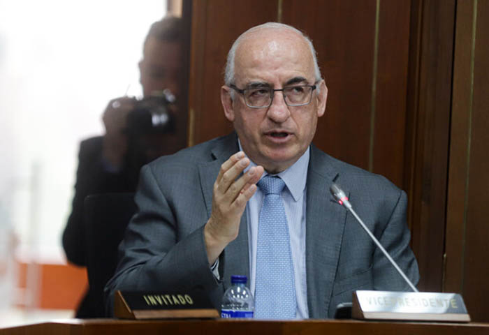 Gerente del Banrep envía carta a Minhacienda explicando sus razones para no asistir a foro convocado por el Gobierno