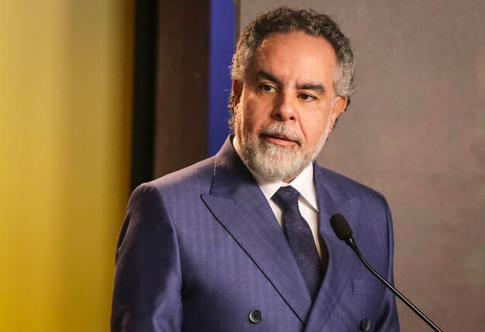 Benedetti acusa a Corte Constitucional de "odio político" y de "cuidar a ricos"