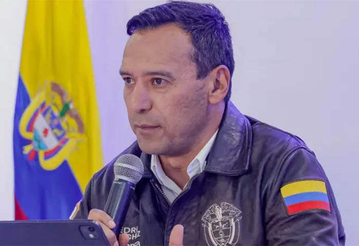 ¿Ministro de Defensa saldría del cargo para asumir como comandante de la FAC?