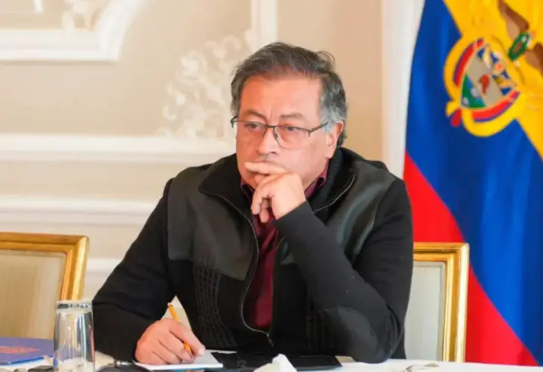 Comisión de Acusaciones abre investigación al presidente Petro por posible participación en política