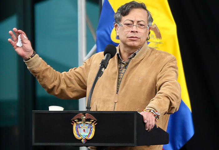 Petro arremete contra el registrador: “no es transparente y está en desacato”