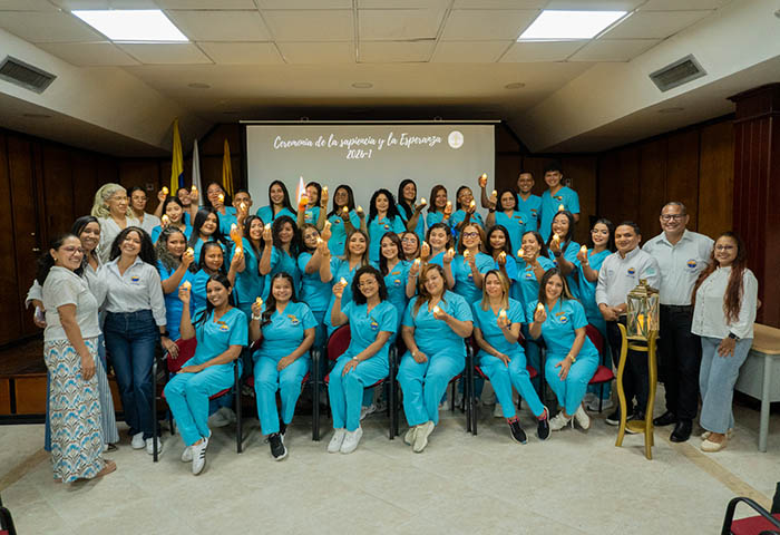 Unimagdalena exalta la vocación docente en ceremonia de la luz