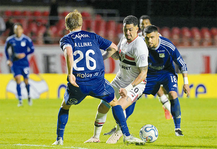 Millonarios define su futuro en Sudamericana