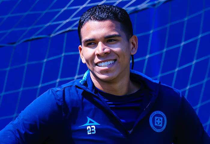 Kevin Mier mantiene vivo al Cruz Azul