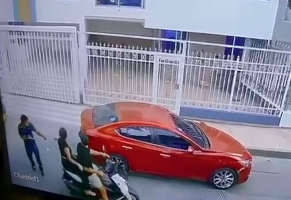 EN VIDEO: Comunidad está ‘cazando’ a una banda de ladrones