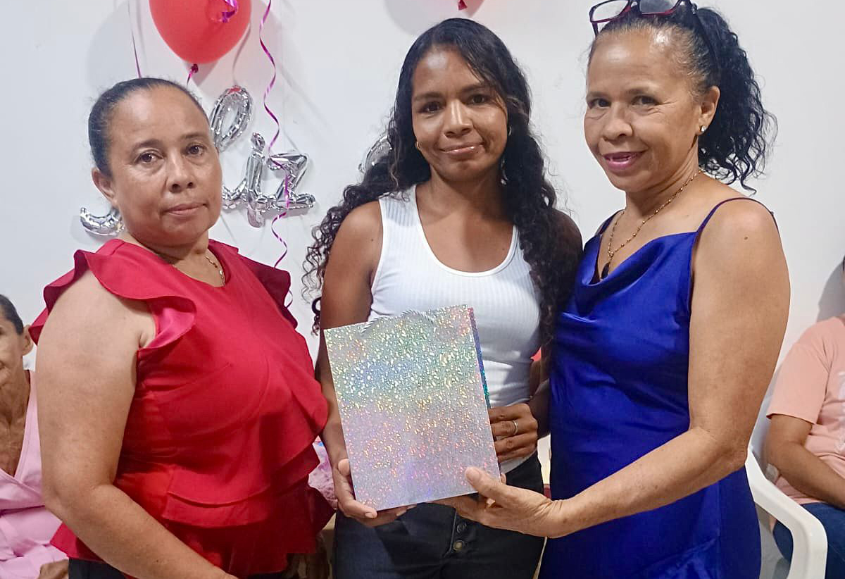 Fundec integra y reconoce a las madres de Altos de Divino Niño 1