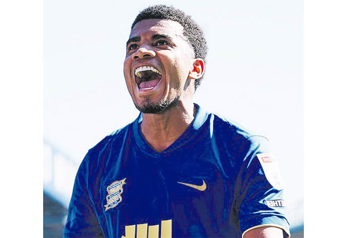 Solís, revelación del fútbol inglés