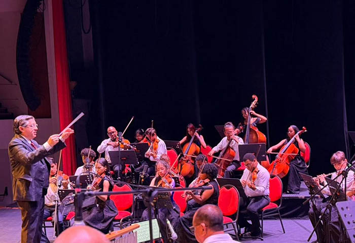Espectacular Noche de baladas en el Teatro Cajamag