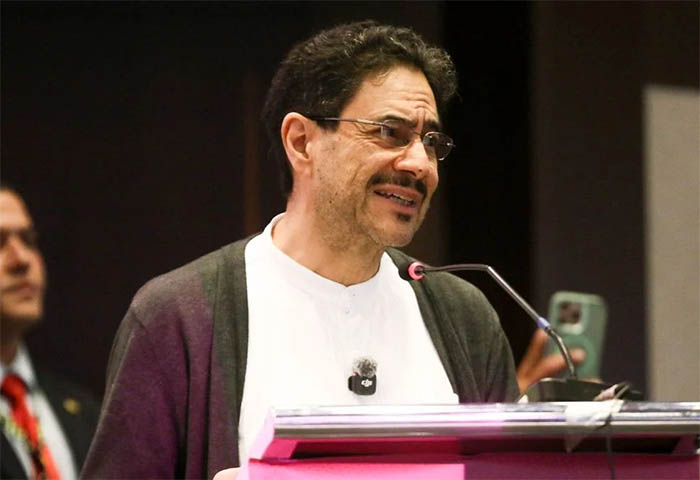 “Un acto de grandeza política”: Cepeda tras decisión de suspender recolección de firmas para constituyente