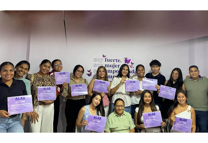 Alcaldía gradúa nueva generación de líderes
