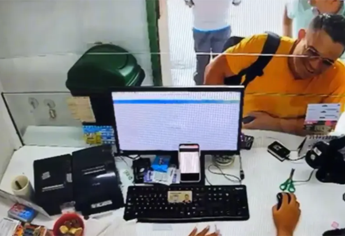 Robaban subsidios a víctimas del conflicto suplantando sus identidades: así operaba la red desarticulada en Antioquia