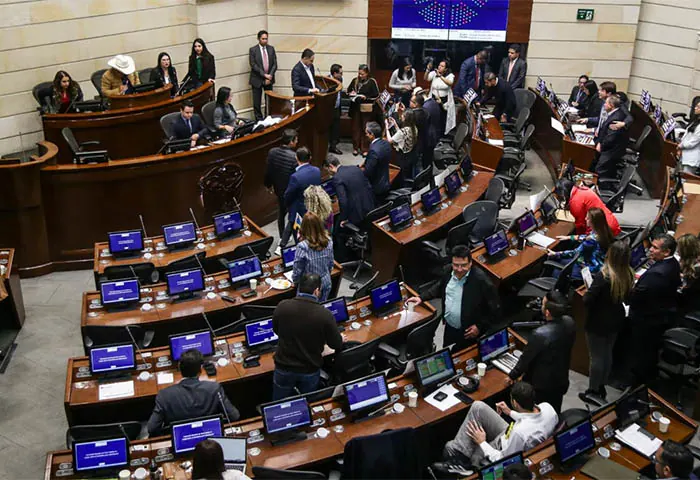Candente debate en Senado sobre la política agropecuaria: duro rifirrafe entre Iván Cepeda y Minagricultura